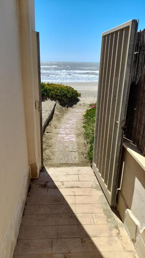 Casina Sulla Sabbia Apartment Torvaianica Luaran gambar